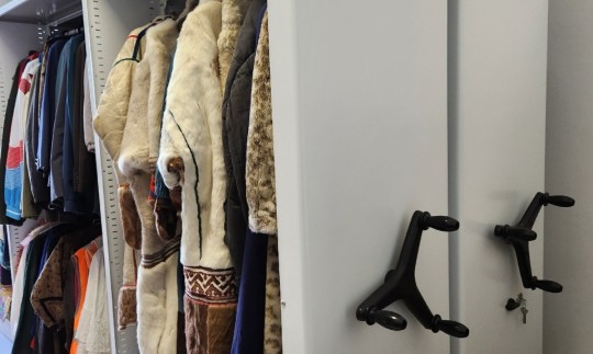 Системы хранения одежды для склада