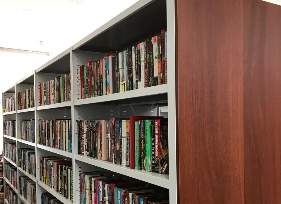 Металлические стеллажи для библиотеки