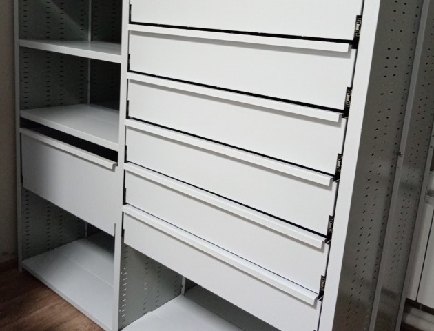 стеллажи с выдвижными ящиками